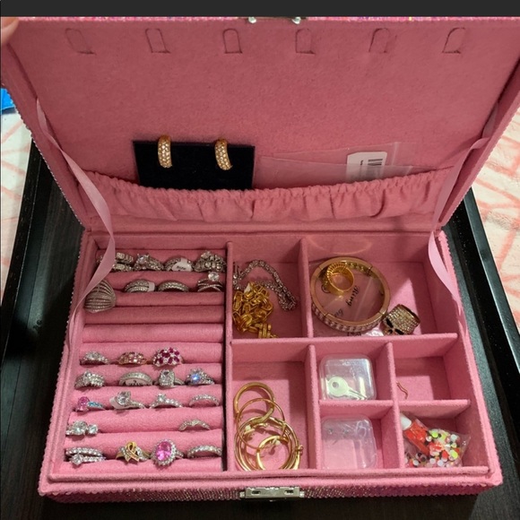 Swarovski Hello Kitty jewelry box. - Picture 6 of 8